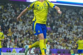 爱游戏在线-C罗重返赛场，重要助攻首场状态出色，C9观众沸腾！再创辉煌时刻的简单介绍