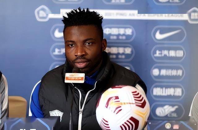 塔图姆迎来二十赛季出色发挥，曼联观众热烈欢呼！引发球迷热议(马奎尔谈曼联新赛季新)